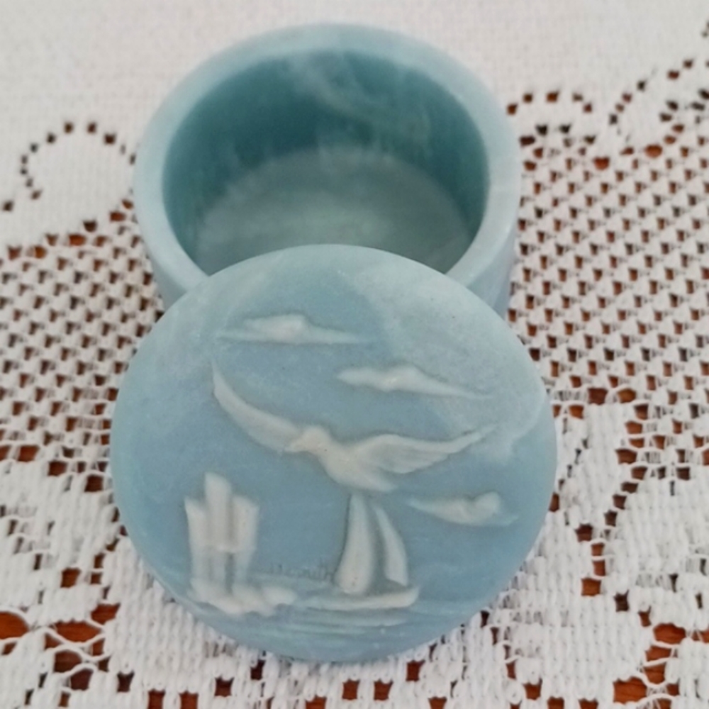 Blue marbleized Robert Nemith Incolay stone trinket box 🎁